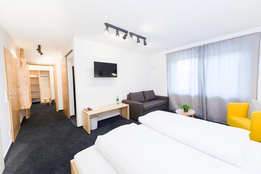 Hotel Rhoenhof ฮึนเฟลด์ ภายนอก รูปภาพ